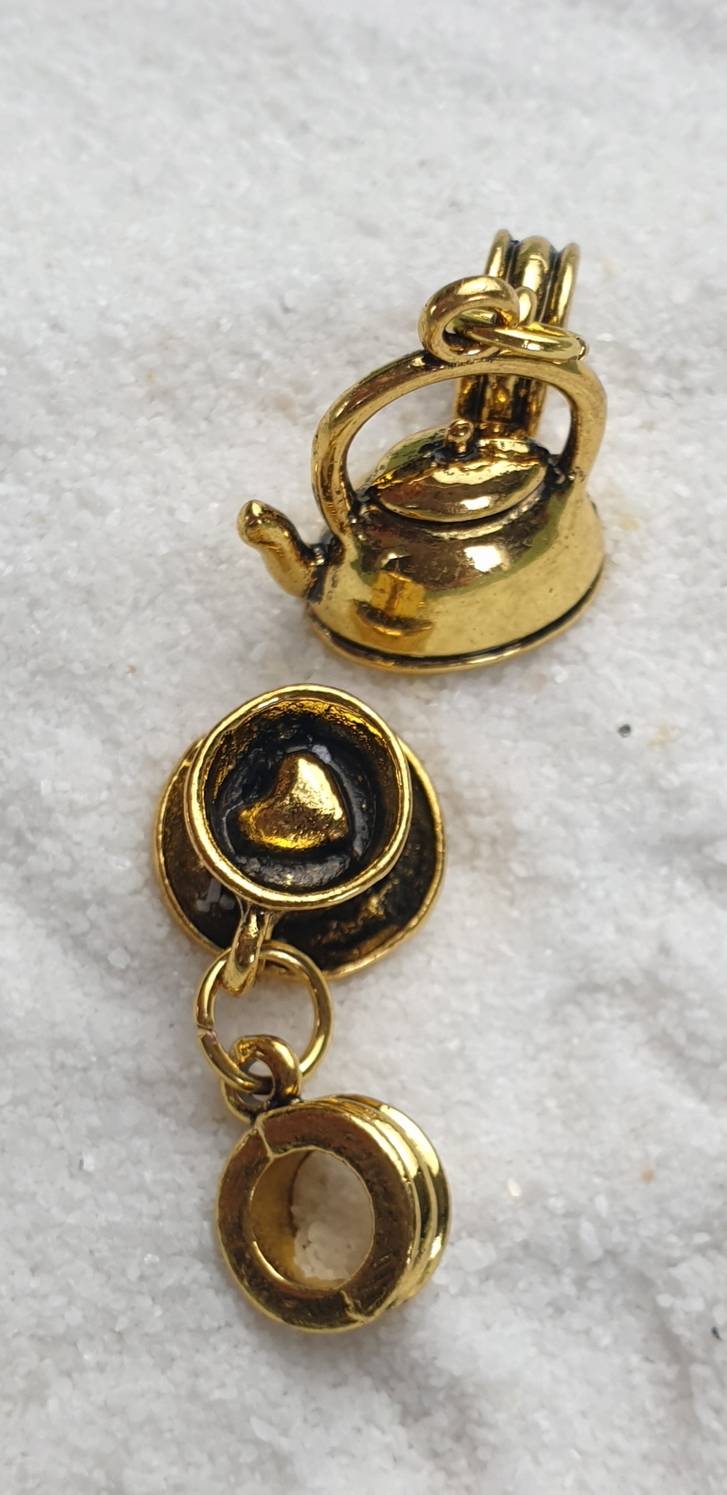 TEA TIME Metall Dreadschmuck / Dread Charm / Flecht Perle und Anhänger, Set mit Märchen Motiv