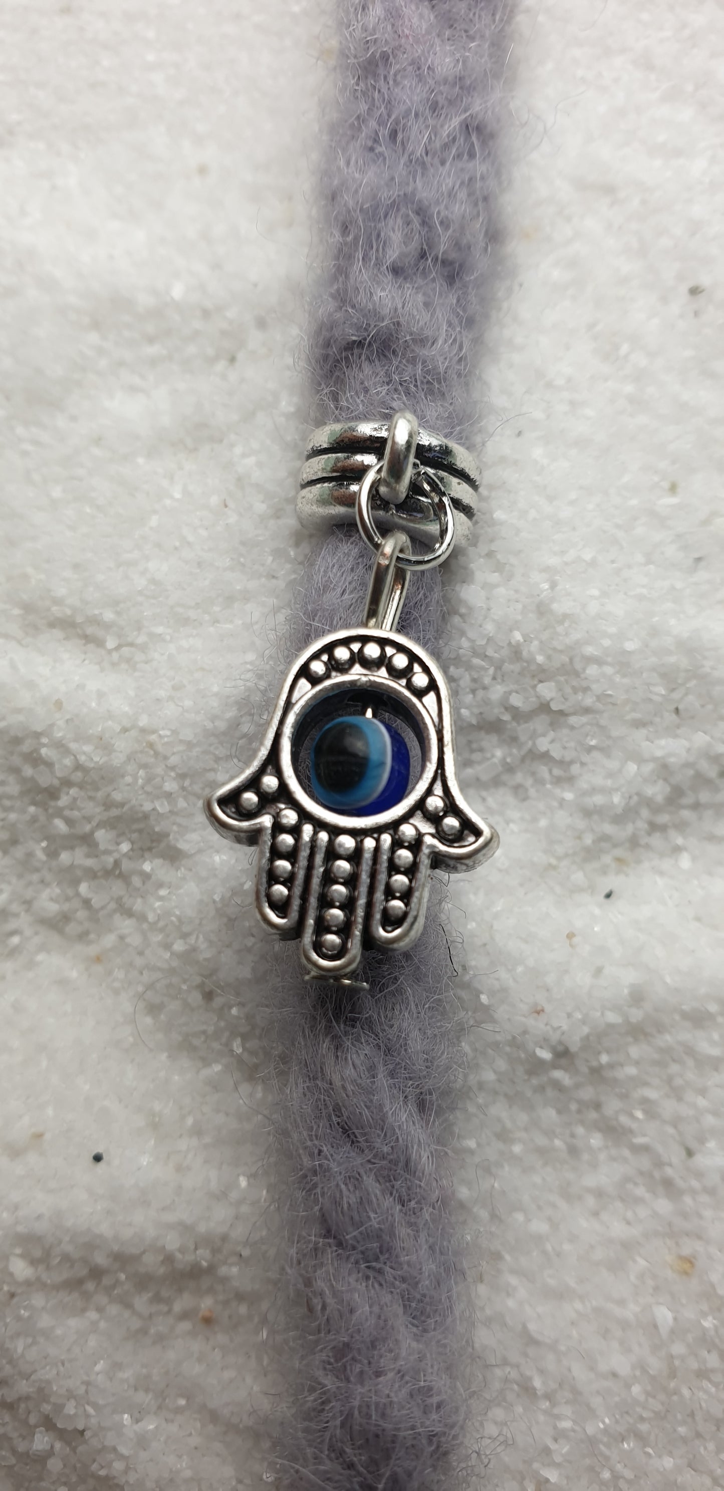 FATIMAS HAND Metall Dreadschmuck / Dread Charm / Flecht Perle und Anhänger mit drehbarem Glücksauge