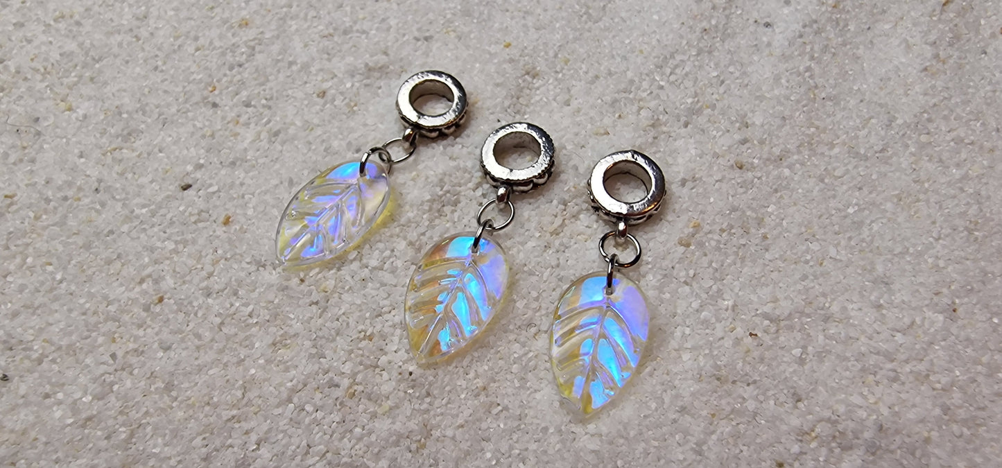NYMPH Dread Charm / Dreadring /Dreadschmuck/ Flecht Perle mit schimmerndem blattförmigem Glas-Anhänger, einzeln oder als Set mit 3 Stück