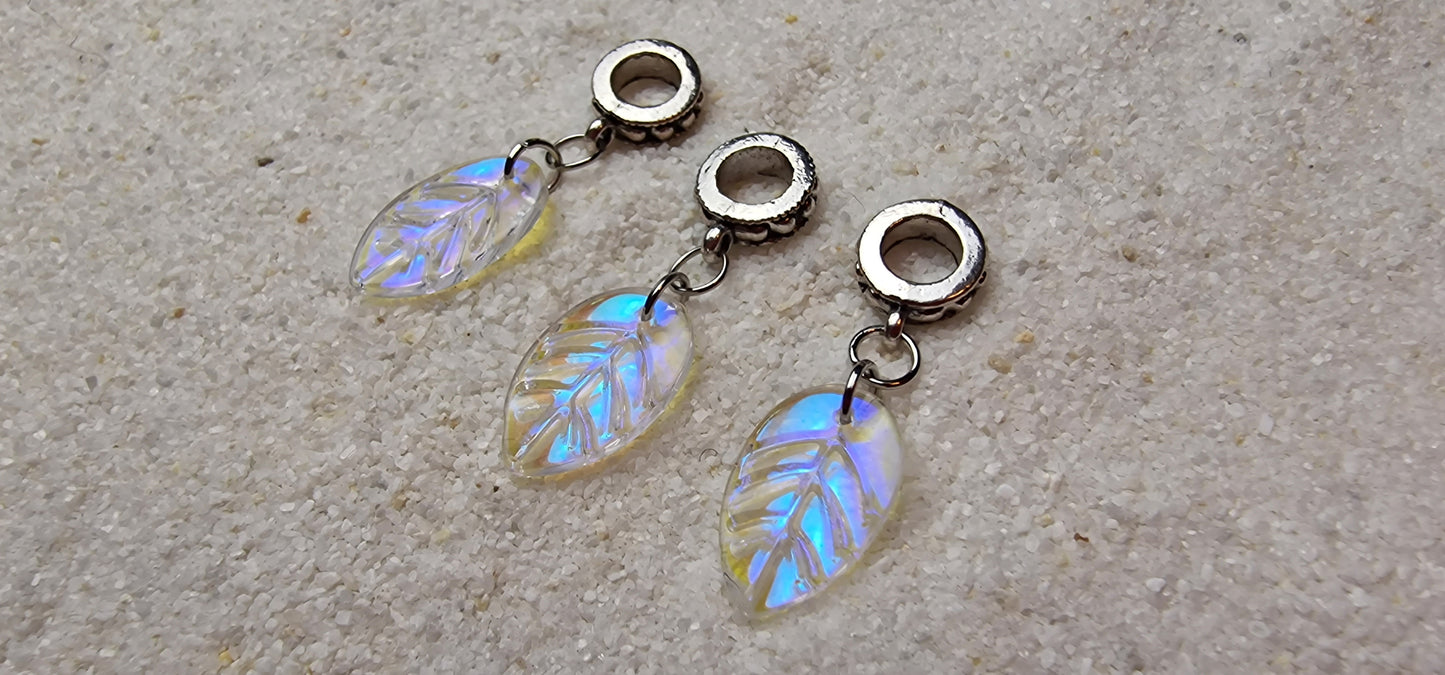 NYMPH Dread Charm / Dreadring /Dreadschmuck/ Flecht Perle mit schimmerndem blattförmigem Glas-Anhänger, einzeln oder als Set mit 3 Stück