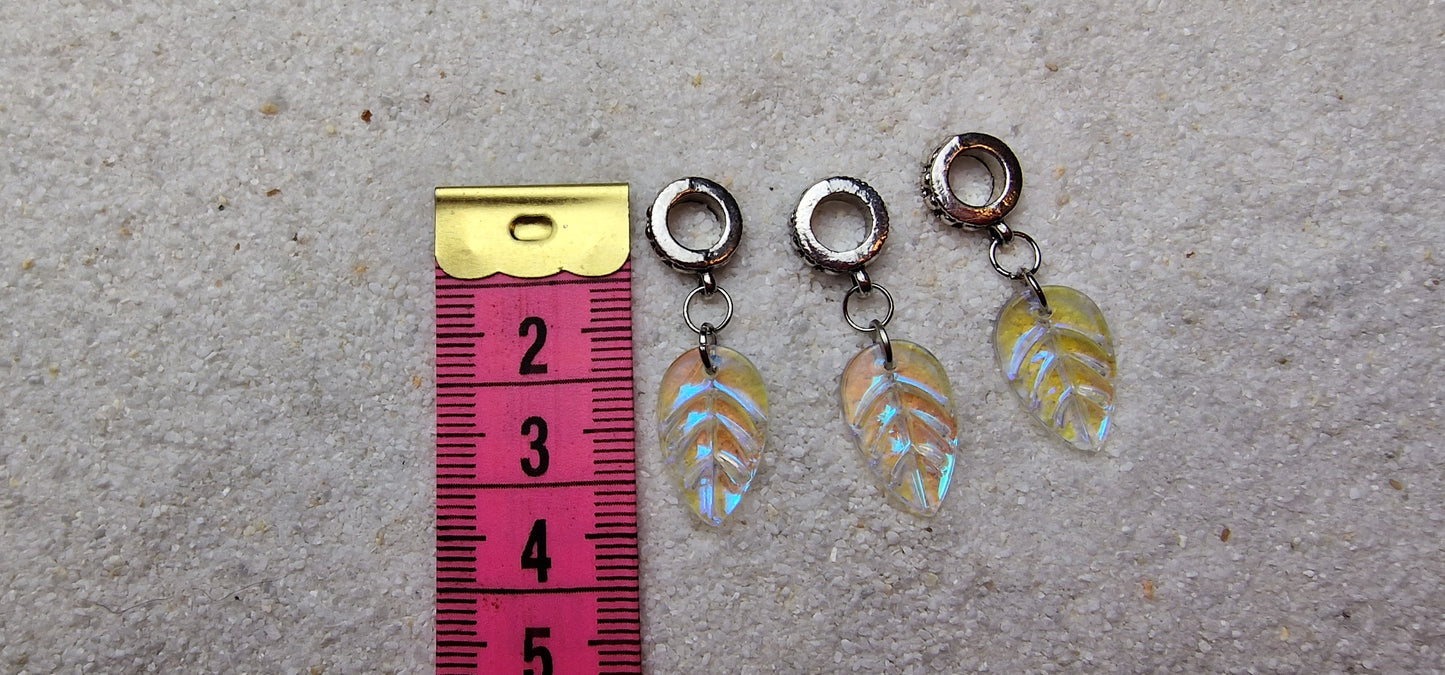 NYMPH Dread Charm / Dreadring /Dreadschmuck/ Flecht Perle mit schimmerndem blattförmigem Glas-Anhänger, einzeln oder als Set mit 3 Stück