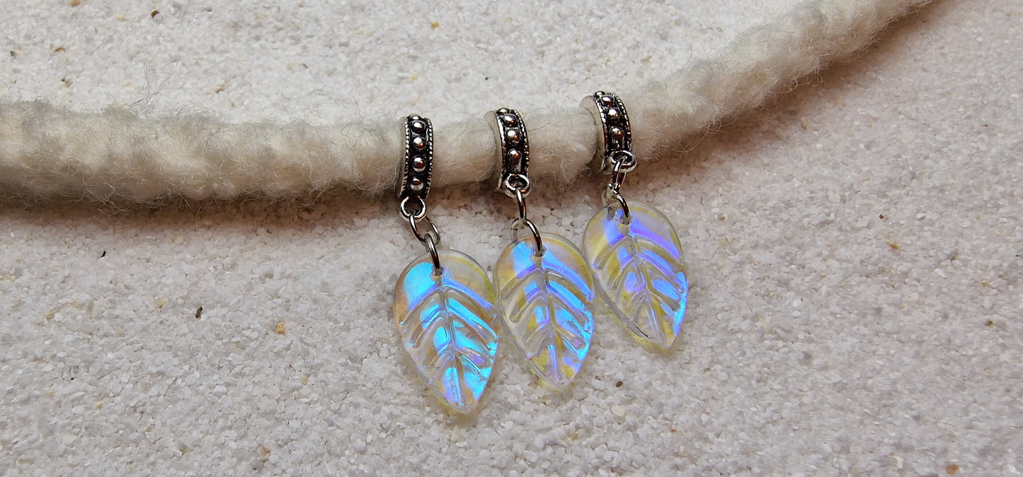 NYMPH Dread Charm / Dreadring /Dreadschmuck/ Flecht Perle mit schimmerndem blattförmigem Glas-Anhänger, einzeln oder als Set mit 3 Stück