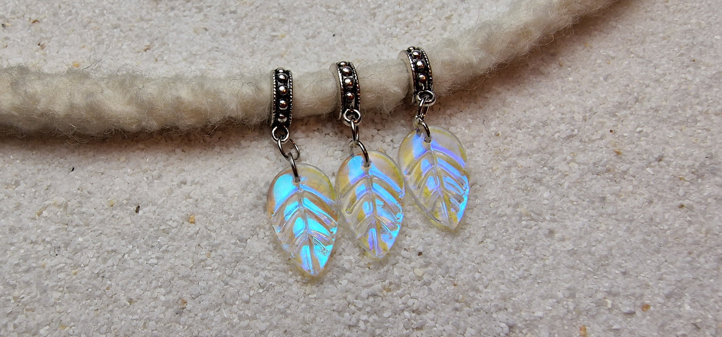 NYMPH Dread Charm / Dreadring /Dreadschmuck/ Flecht Perle mit schimmerndem blattförmigem Glas-Anhänger, einzeln oder als Set mit 3 Stück