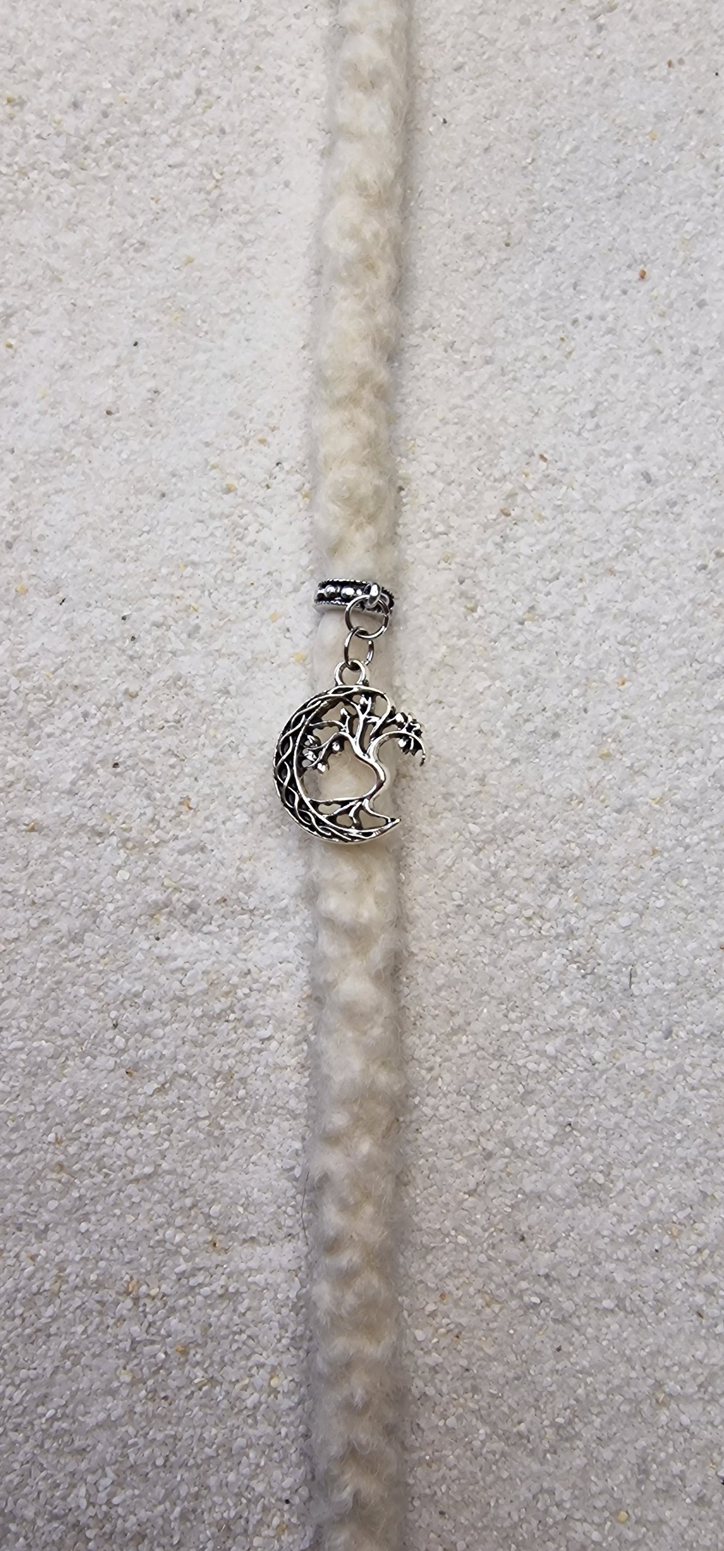 RAUHNACHT Metall Dreadschmuck / Dreadring / Dread Charm / Flecht Perle und Halbmond-Anhänger mit Tribal-Baum