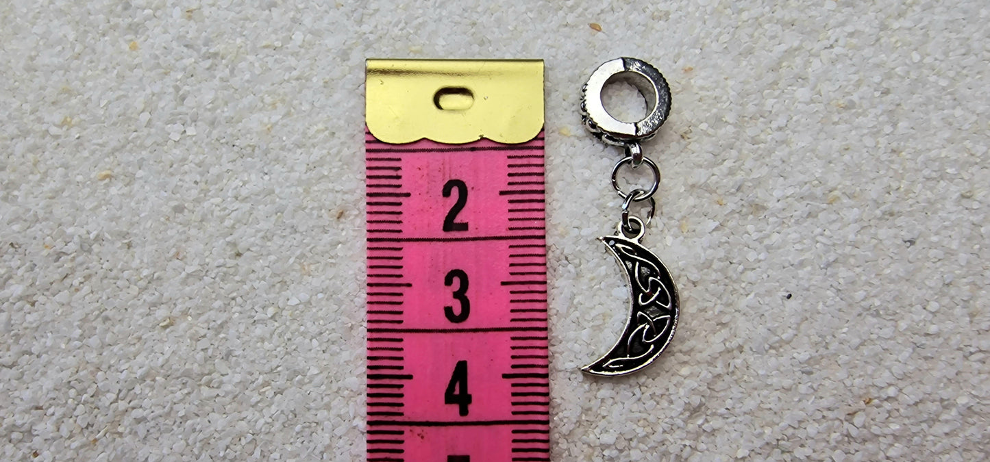 WILD HUNT Metall Dreadschmuck / Dreadring / Dread Charm / Flecht Perle und Halbmond-Anhänger mit Tribal Verzierungen