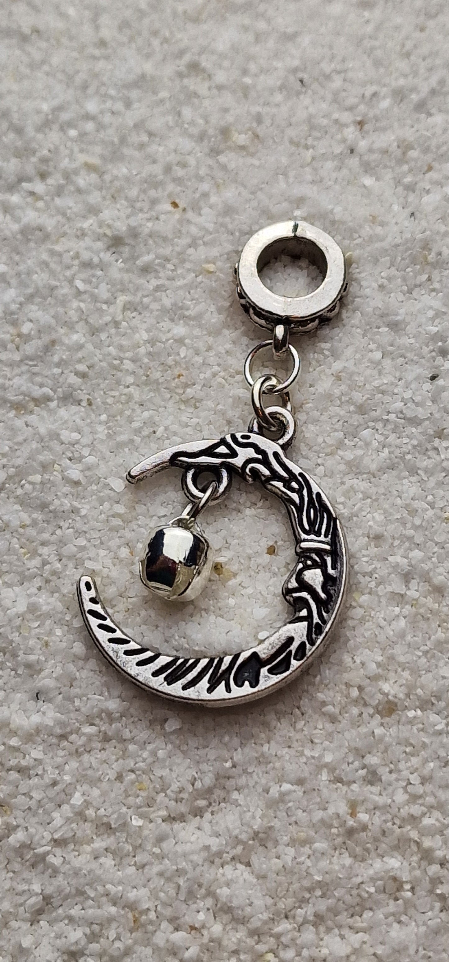 JINGLE MOON Metall Dreadschmuck / Dread Charm / Flecht Perle und Anhänger mit Mondgesicht und kleiner Glocke