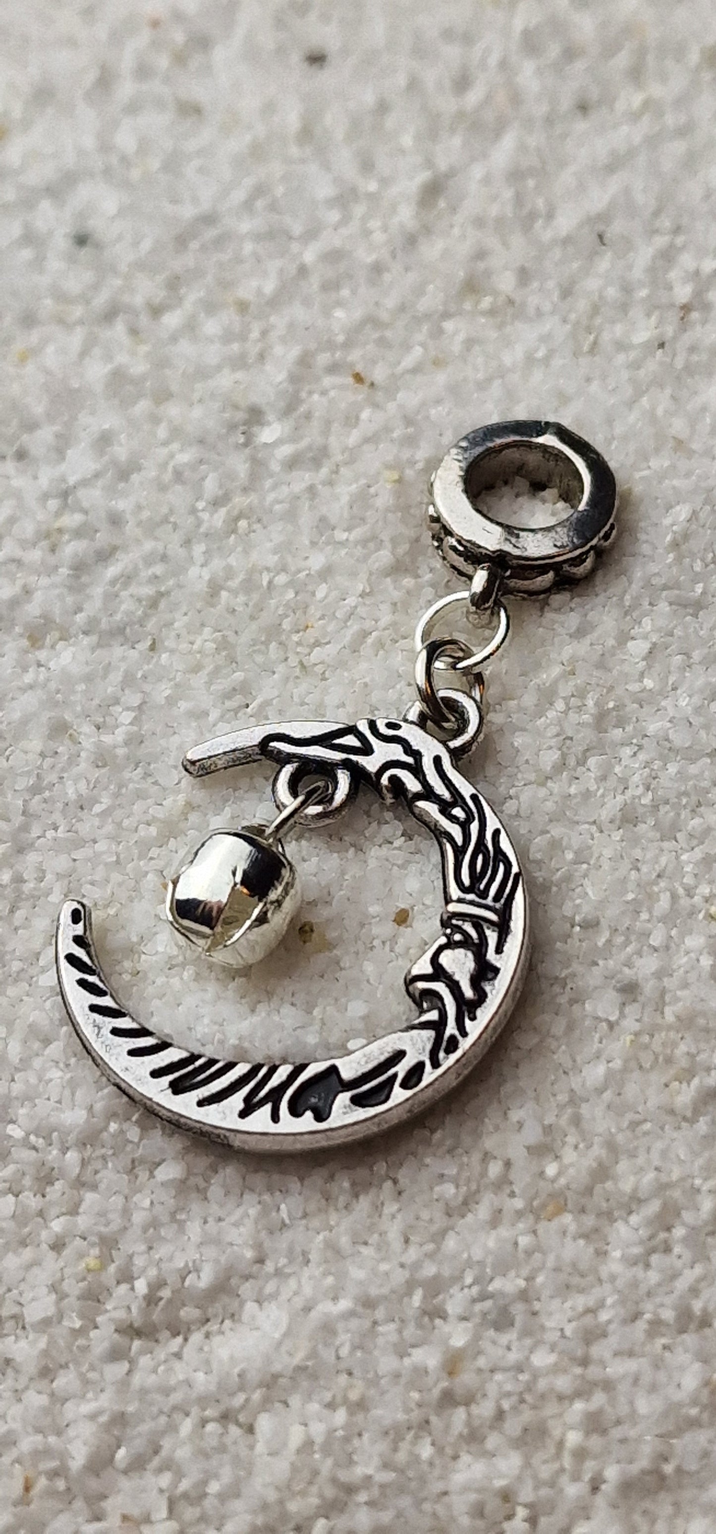 JINGLE MOON Metall Dreadschmuck / Dread Charm / Flecht Perle und Anhänger mit Mondgesicht und kleiner Glocke