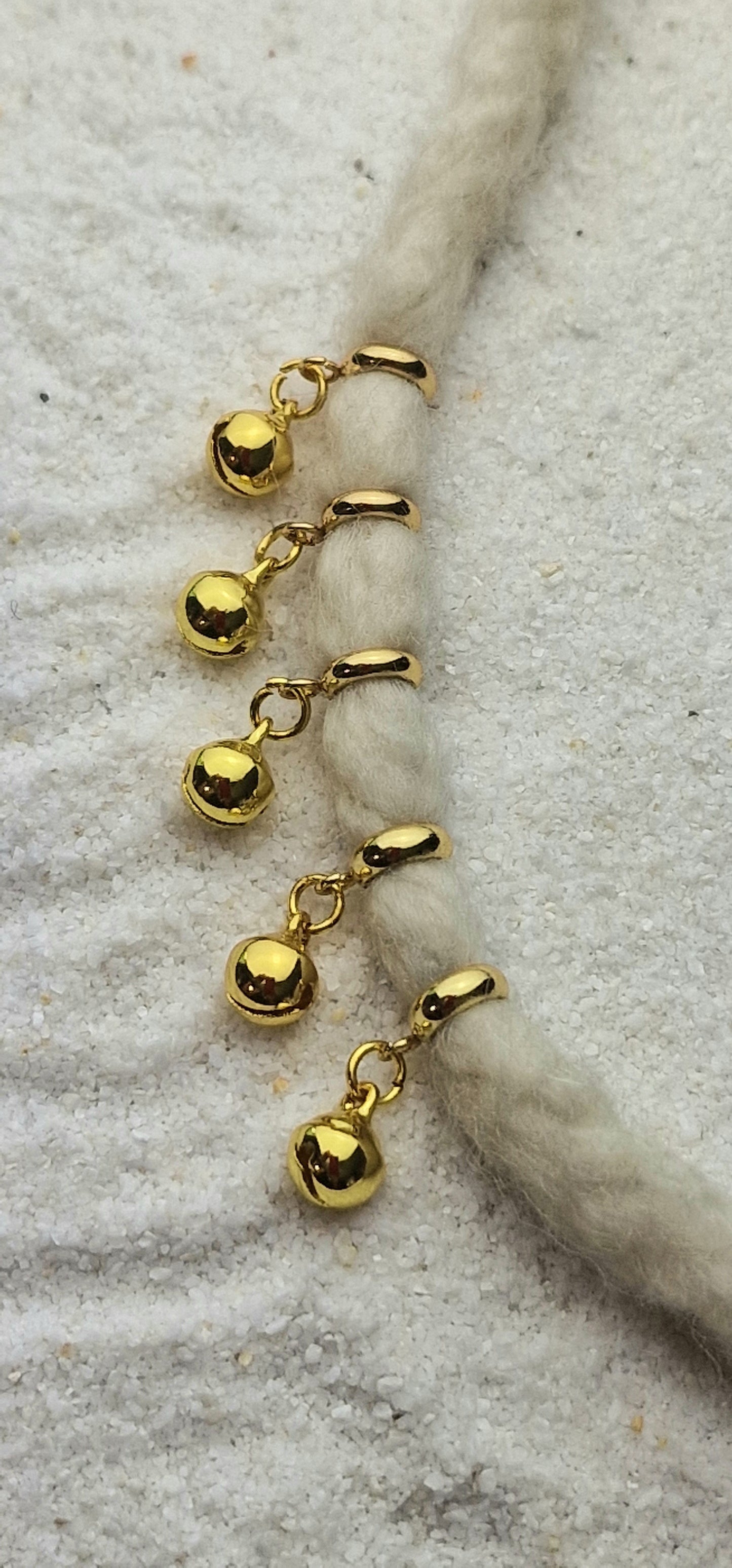 HELLS BELLS MINIATUR Metall Dreadschmuck / Dread Charm / Flecht Perle / kleiner Dreadring und winziges Glöckchen, einzeln oder im Set