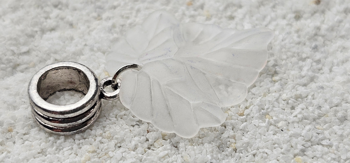 FEENKIND: Dreadschmuck / Dreadring / Dread Charm / Flecht Perle und halbtransparenter Fantasy Blattlaub Acryl-Anhänger in brillianten Farben
