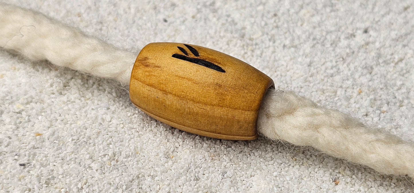 XXL BRANDRUNE FEHU - Riesige Holz Großlochperle Dreadschmuck / Dread Perle / Flecht Perle aus Kiefernholz mit eingebrannter Rune, glatt poliert