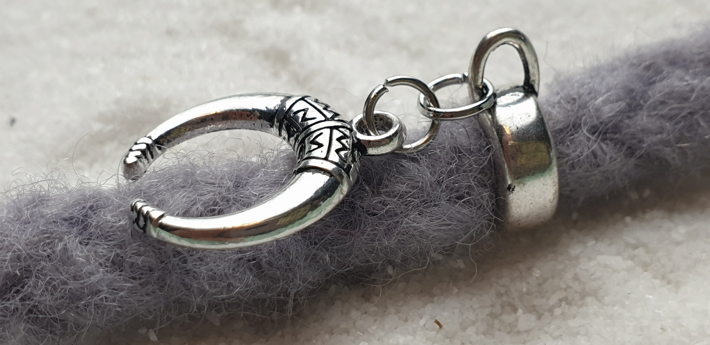 HORNED GODDESS Metall Dreadschmuck / Dread Charm / Flecht Perle mit Hörner Anhänger