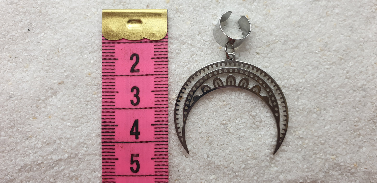 MOON GODDESS Ear Cuff mit riesigem Sichel Mond Schmuckanhänger aus Edelstahl