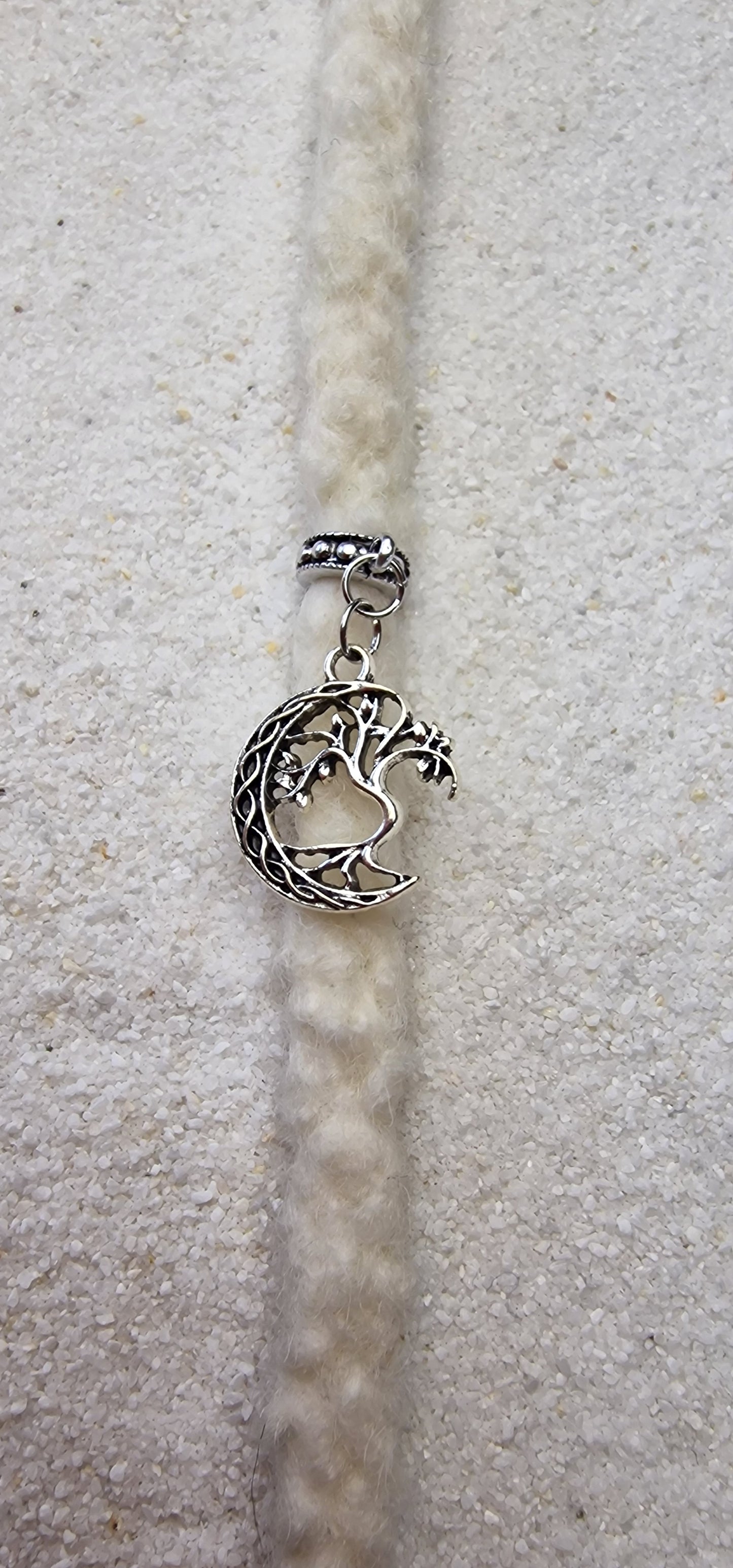 RAUHNACHT Metall Dreadschmuck / Dreadring / Dread Charm / Flecht Perle und Halbmond-Anhänger mit Tribal-Baum