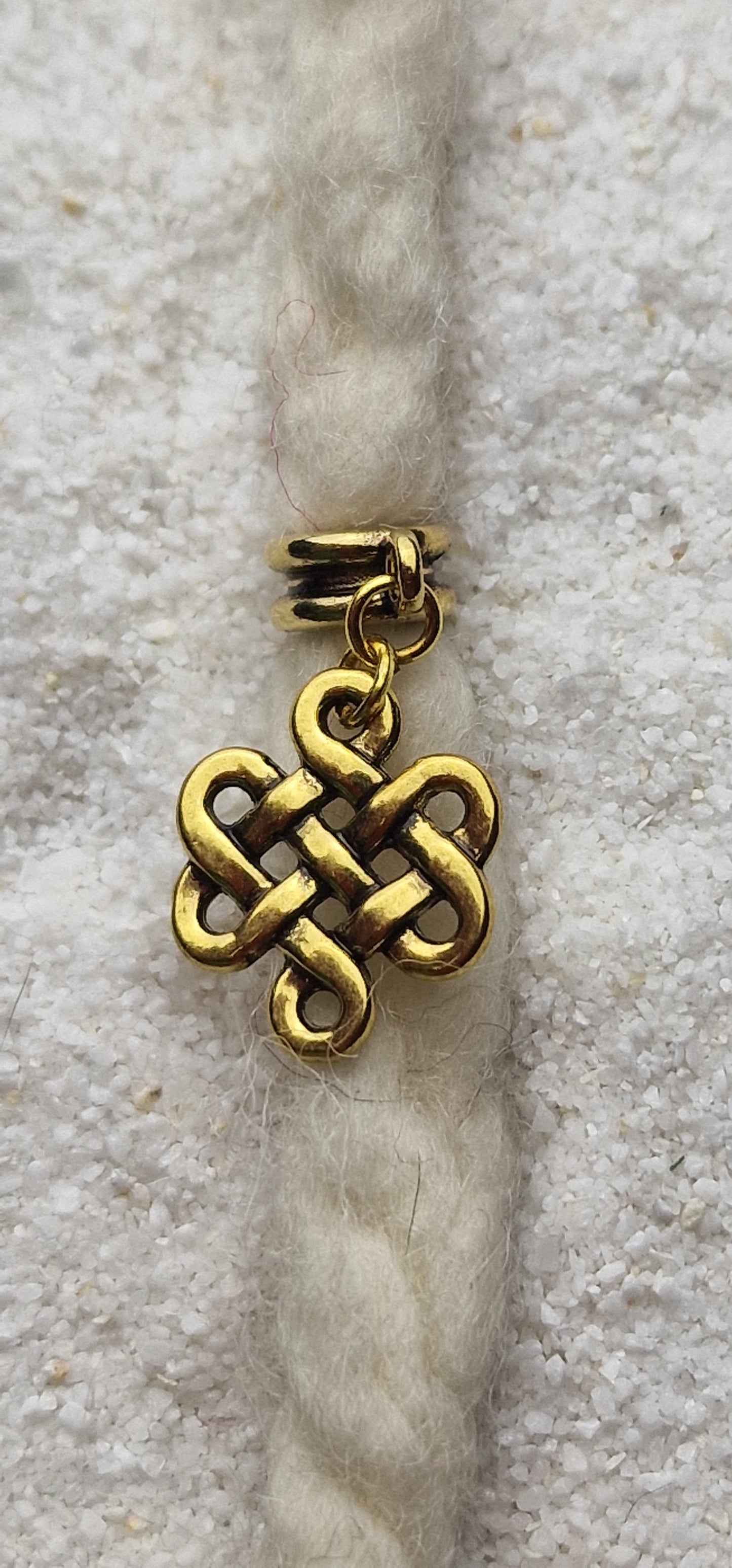 NORDIC KNOT Metall Dreadschmuck / Dreadring / Dread Charm / Flecht Perle und Anhänger mit kleinem Keltenknoten