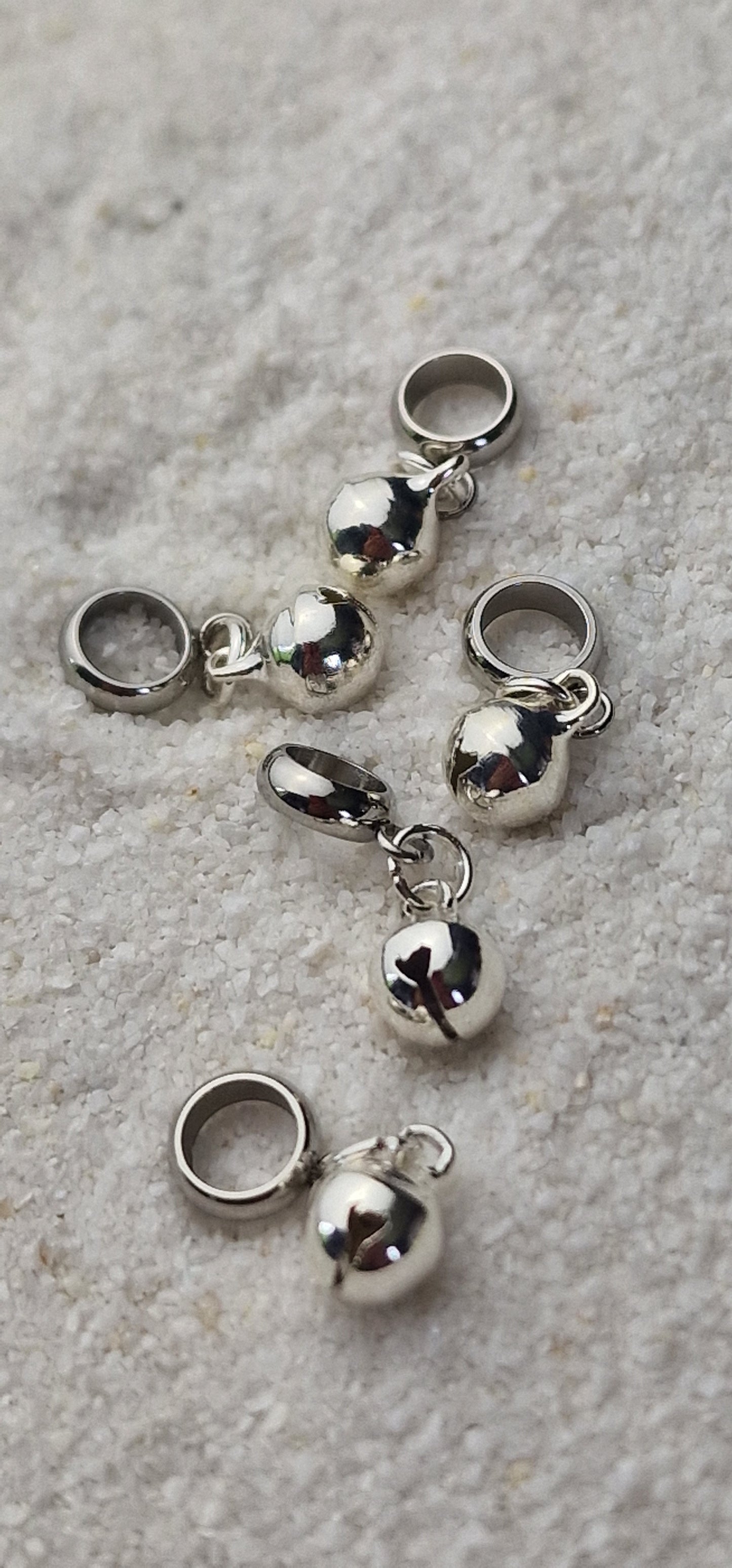 HELLS BELLS MINIATUR Metall Dreadschmuck / Dread Charm / Flecht Perle / kleiner Dreadring und winziges Glöckchen, einzeln oder im Set