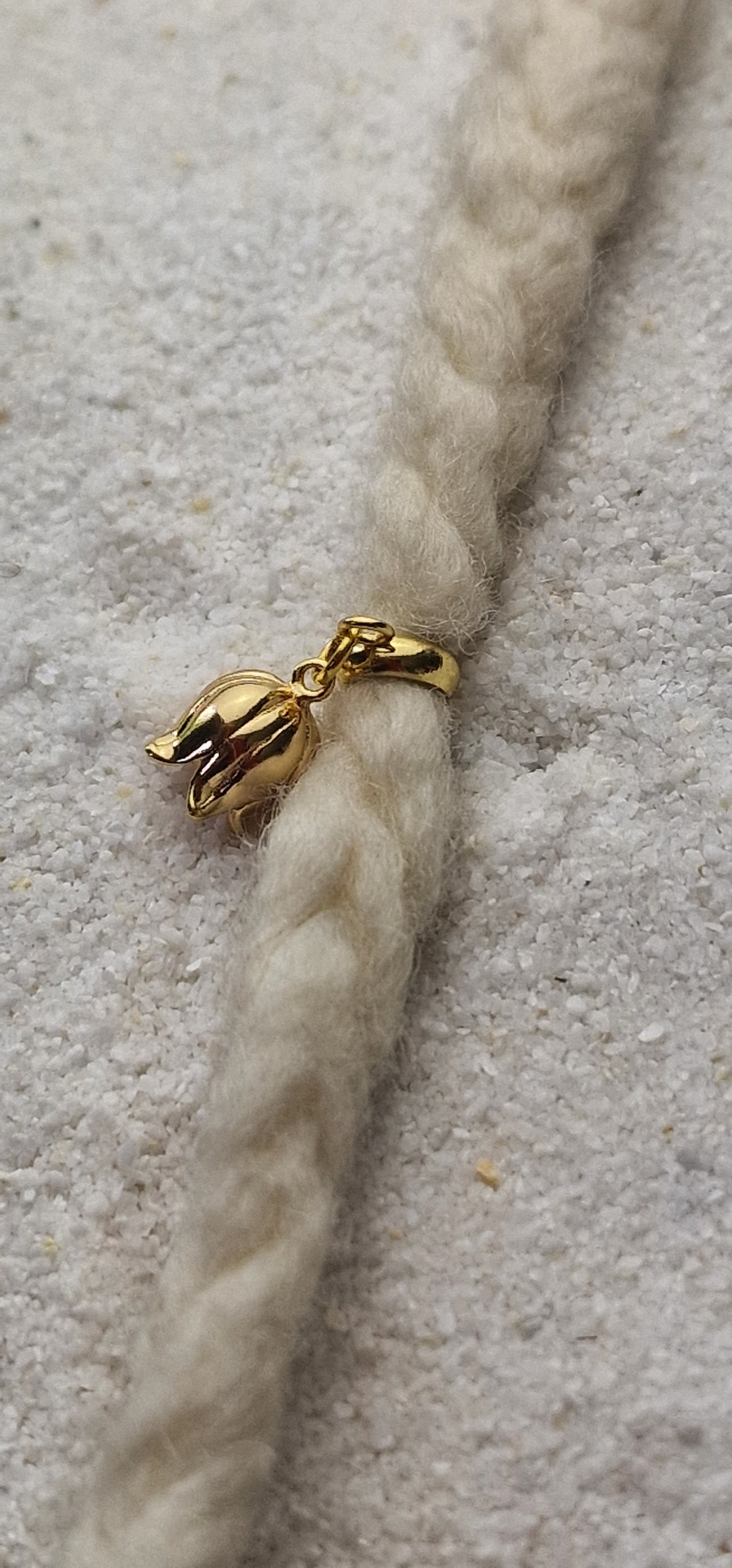 MAIGLÖCKCHEN Metall Dreadschmuck / Dread Charm / Flecht Perle / Dreadring mit zierlichem XS Blüten Anhänger aus Edelstahl