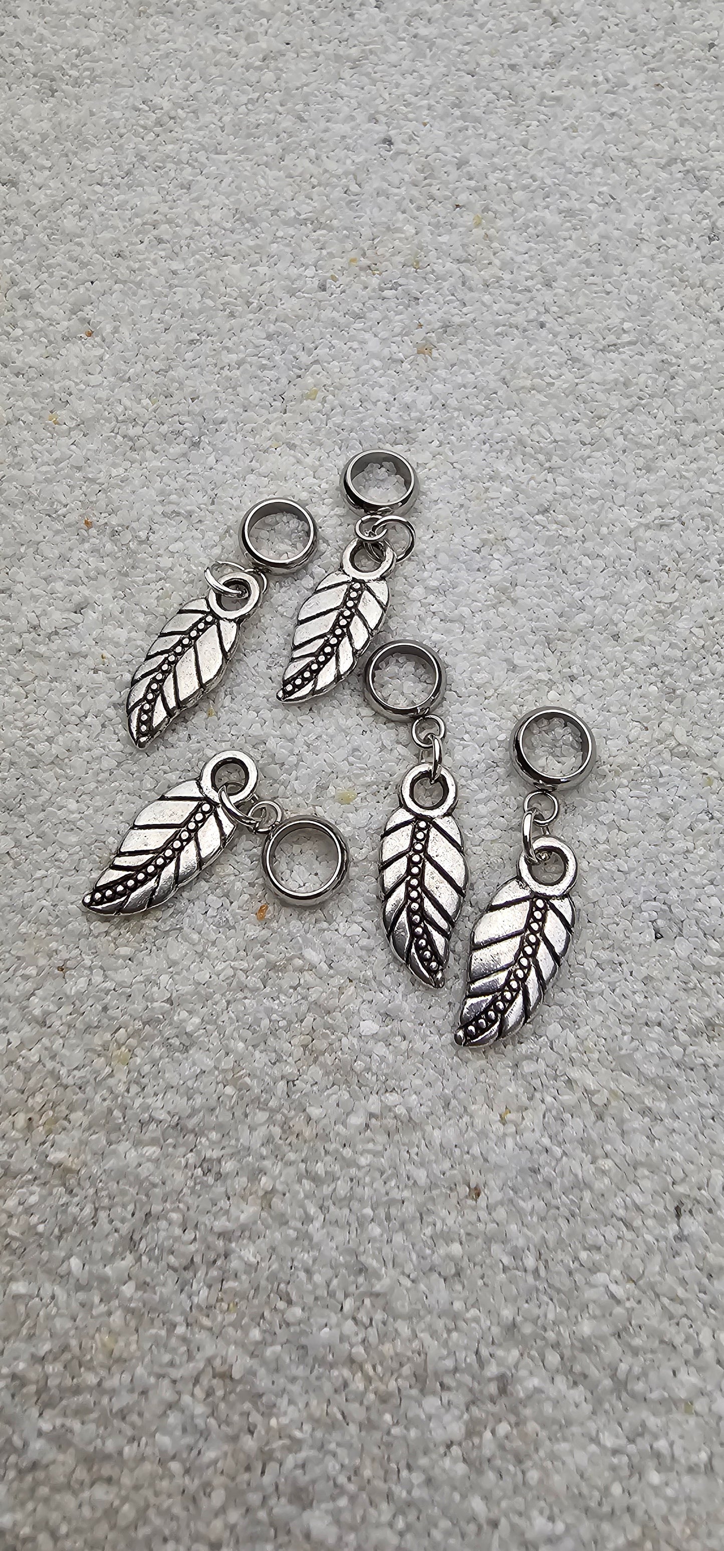ALRAUNE Metall Dreadschmuck / Dread Charm / Flecht Perle / Dreadring mit Blättchen Anhänger, einzeln oder im Set