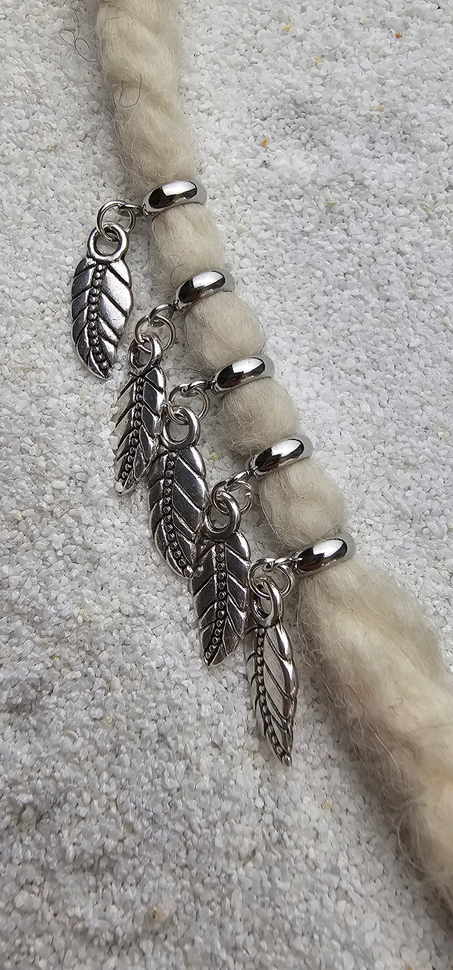 ALRAUNE Metall Dreadschmuck / Dread Charm / Flecht Perle / Dreadring mit Blättchen Anhänger, einzeln oder im Set