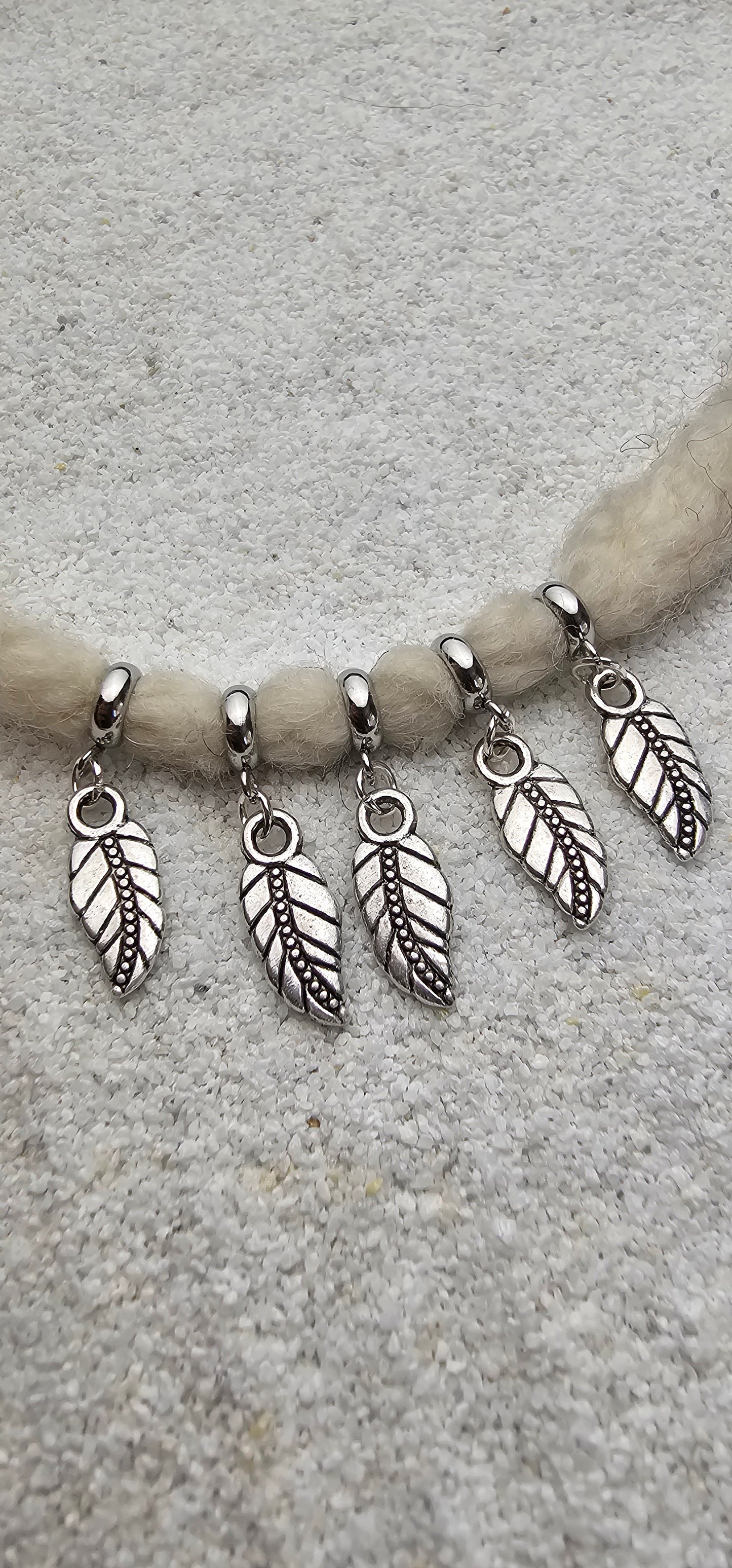 ALRAUNE Metall Dreadschmuck / Dread Charm / Flecht Perle / Dreadring mit Blättchen Anhänger, einzeln oder im Set